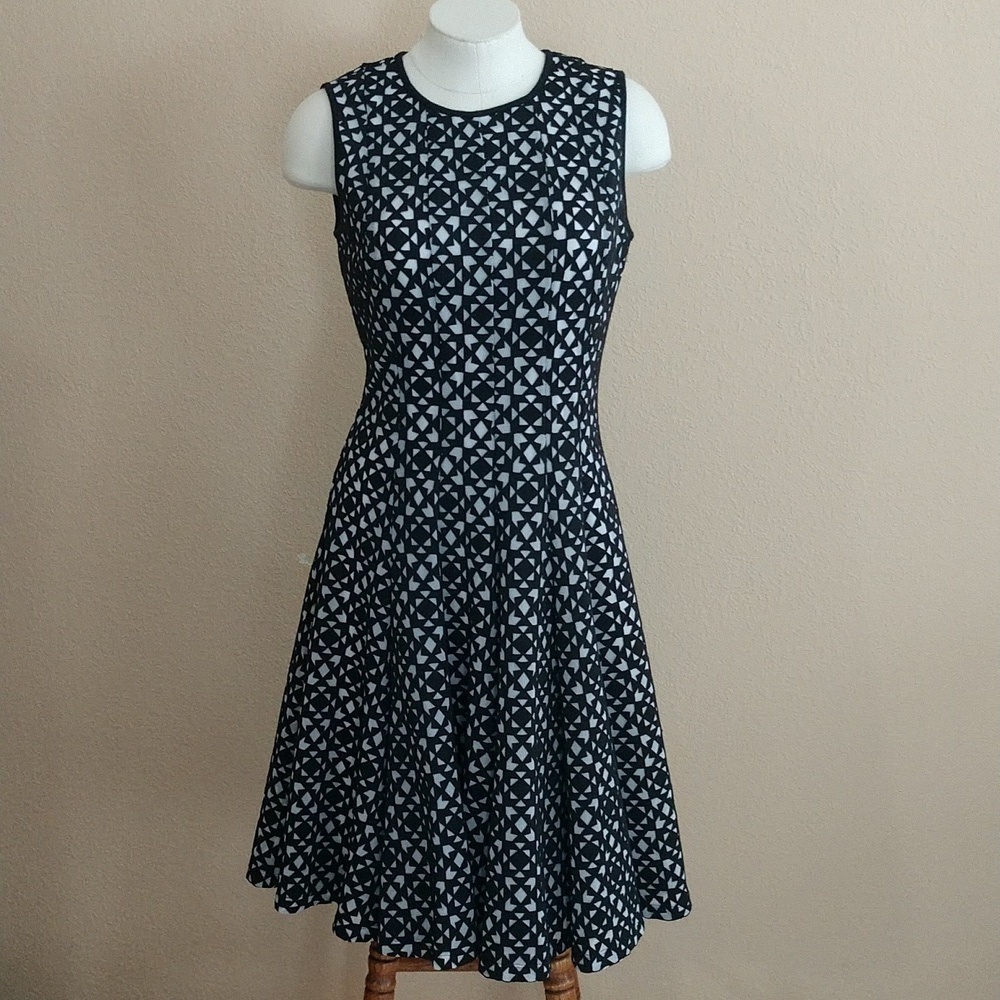 Calvin Klein Laser Cutout Black and White Fit and Flare Cocktail Dress S…